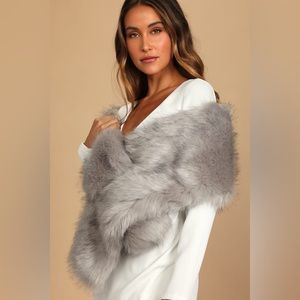 NWT Lulu’s GreyNever-Ending Elegance Grey Faux Fur Stole Shawl Formal Accessory